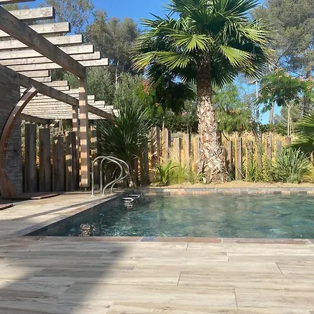 De Standing Avec Piscine Et à Pieds * La Croix-Valmer