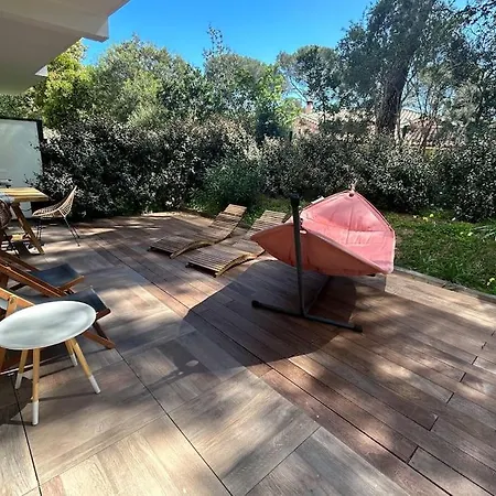 De Standing Avec Piscine Et A Pieds Lägenhet